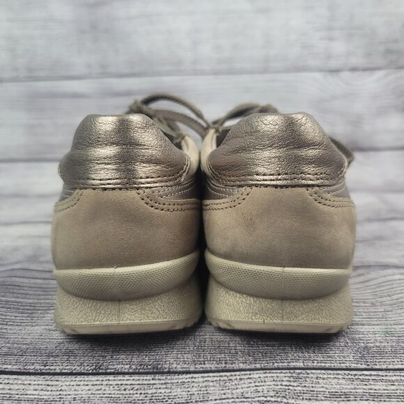 Womens Size 38 EU Ecco Mobile III Premium Shoes Beige Gold Bronze Sneakers - Picture 5 of 7